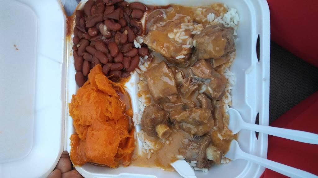 The Family | restaurant | 6300 S Figueroa St, Los Angeles, CA 90003, USA | 3238268943 OR +1 323-826-8943