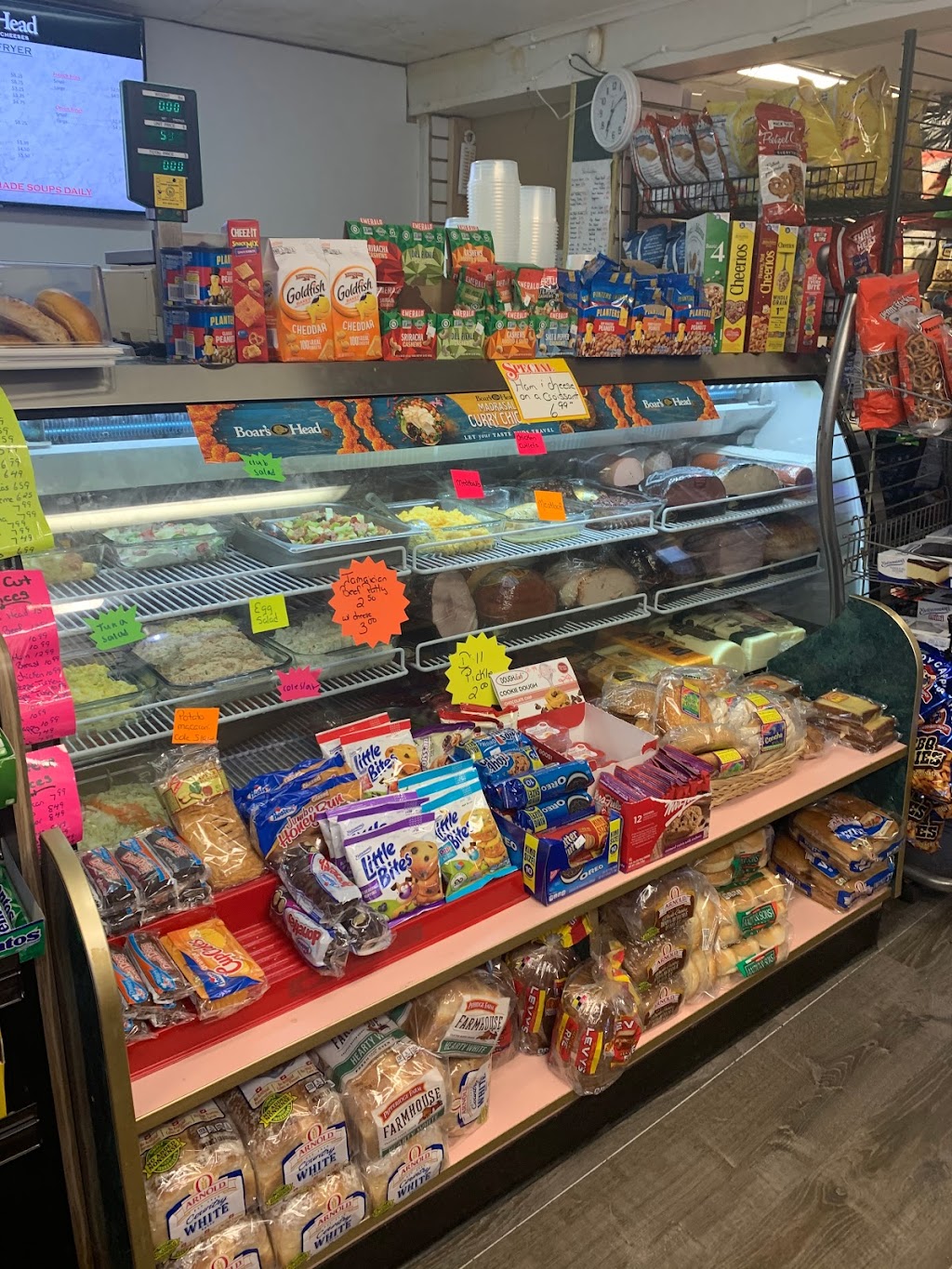 Johns Country Store | restaurant | 479 S Ocean Ave, Patchogue, NY 11772, USA | 6316276370 OR +1 631-627-6370