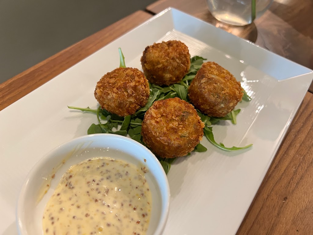 Chef Daves | restaurant | 1 Boylston St suite 3c, Chestnut Hill, MA 02467, USA | 6173968489 OR +1 617-396-8489