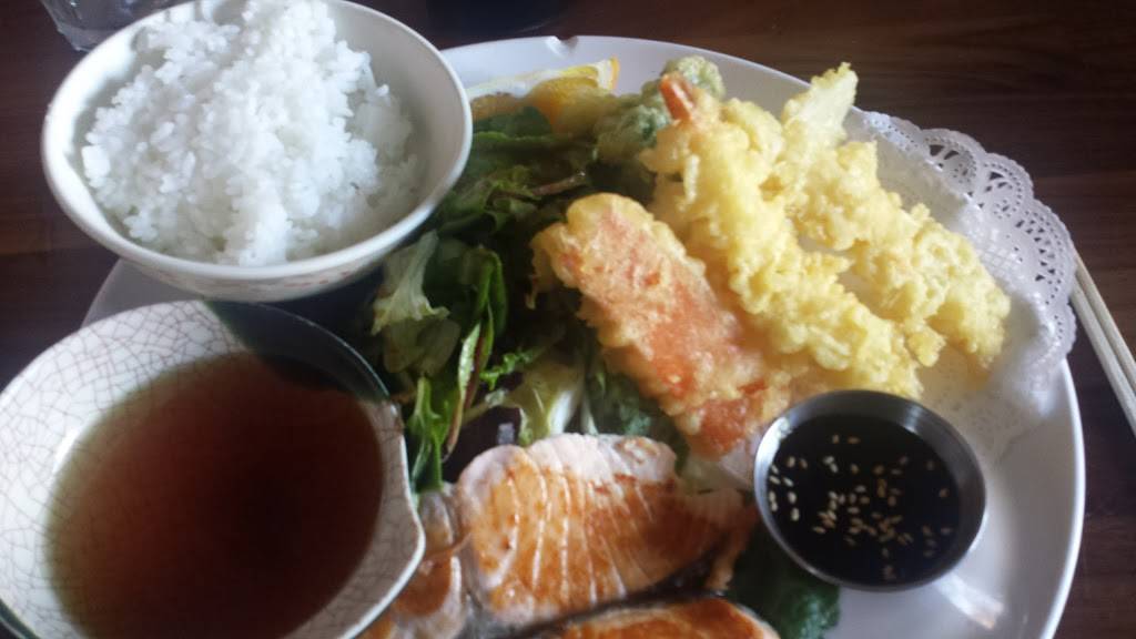 Full Moon Sushi | restaurant | 9965 Ellis Ave, Fountain Valley, CA 92708, USA | 7149633214 OR +1 714-963-3214