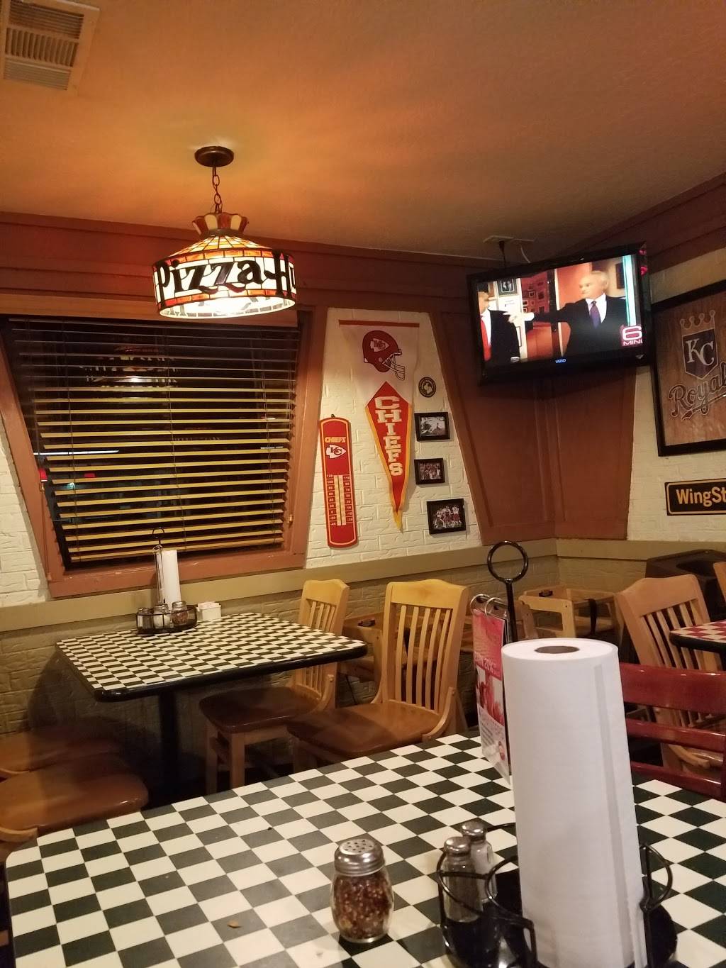 Pizza Hut | meal delivery | 2815 S 47th St, Kansas City, KS 66106, USA | 9132621851 OR +1 913-262-1851