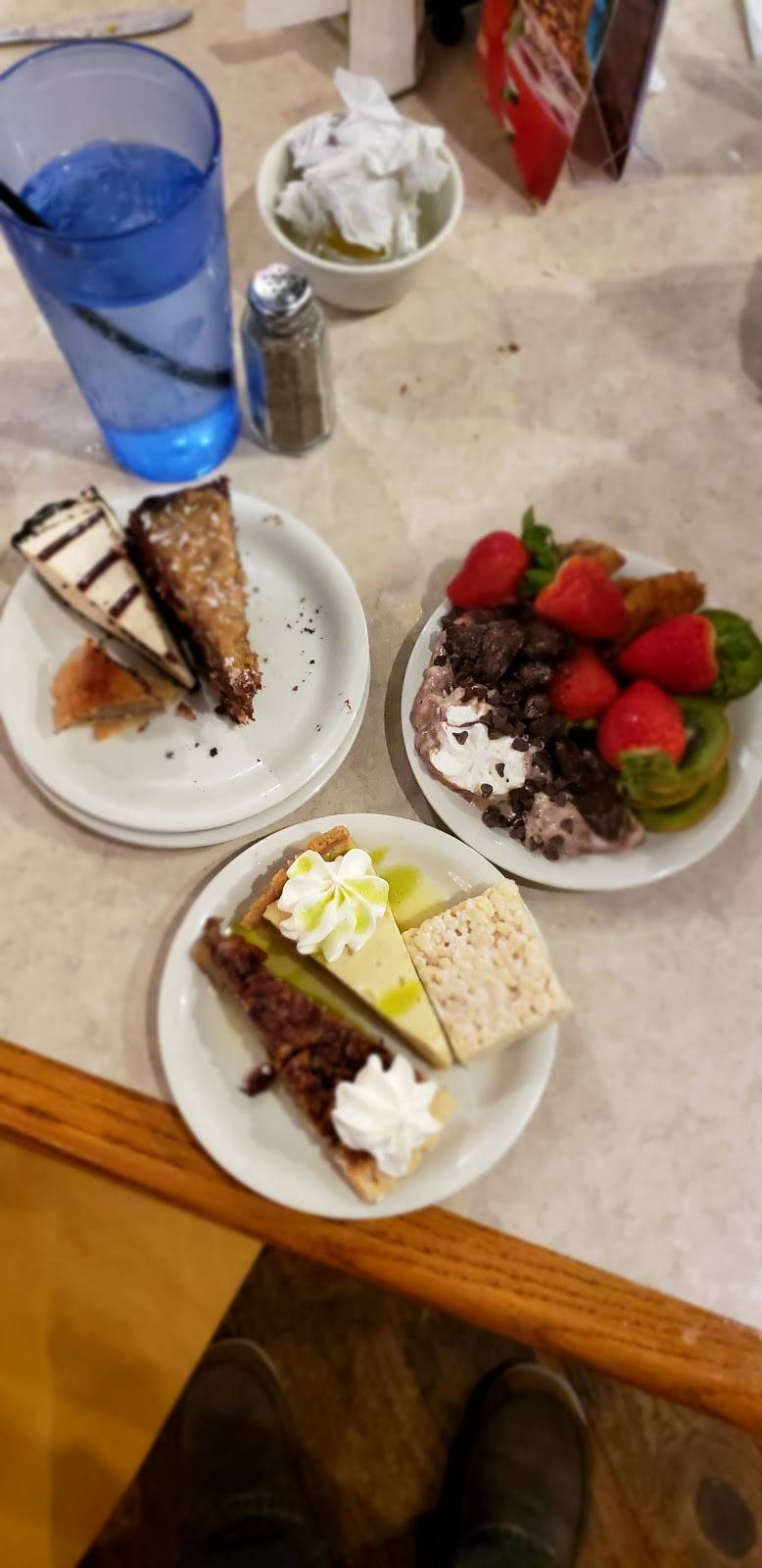 Crabby Mikes | restaurant | 290 US-17 BUS, Surfside Beach, SC 29575, USA | 8432383524 OR +1 843-238-3524