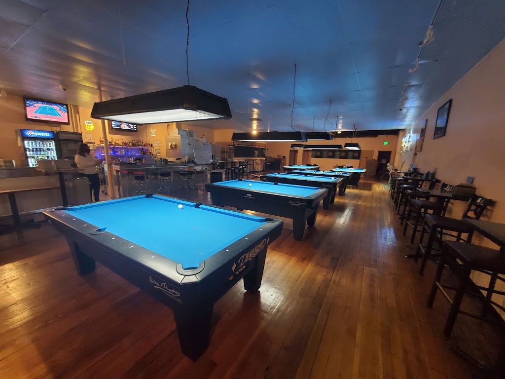 The Lazy Eye | restaurant | 2036 Pacific Ave, Forest Grove, OR 97116, USA | 5039926166 OR +1 503-992-6166