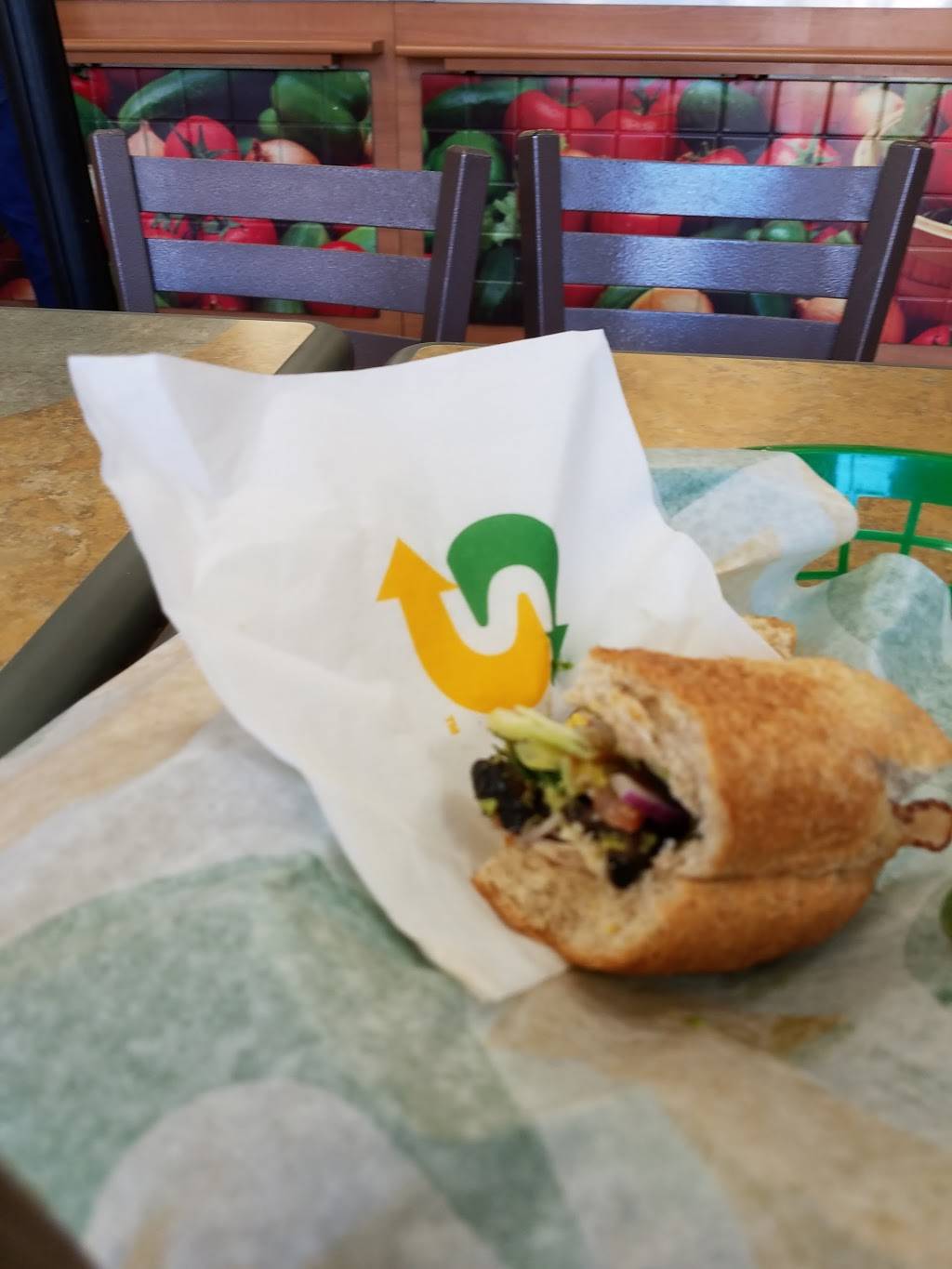 Subway | restaurant | 1400 Brundage Ln, Bakersfield, CA 93304, USA | 6613257800 OR +1 661-325-7800