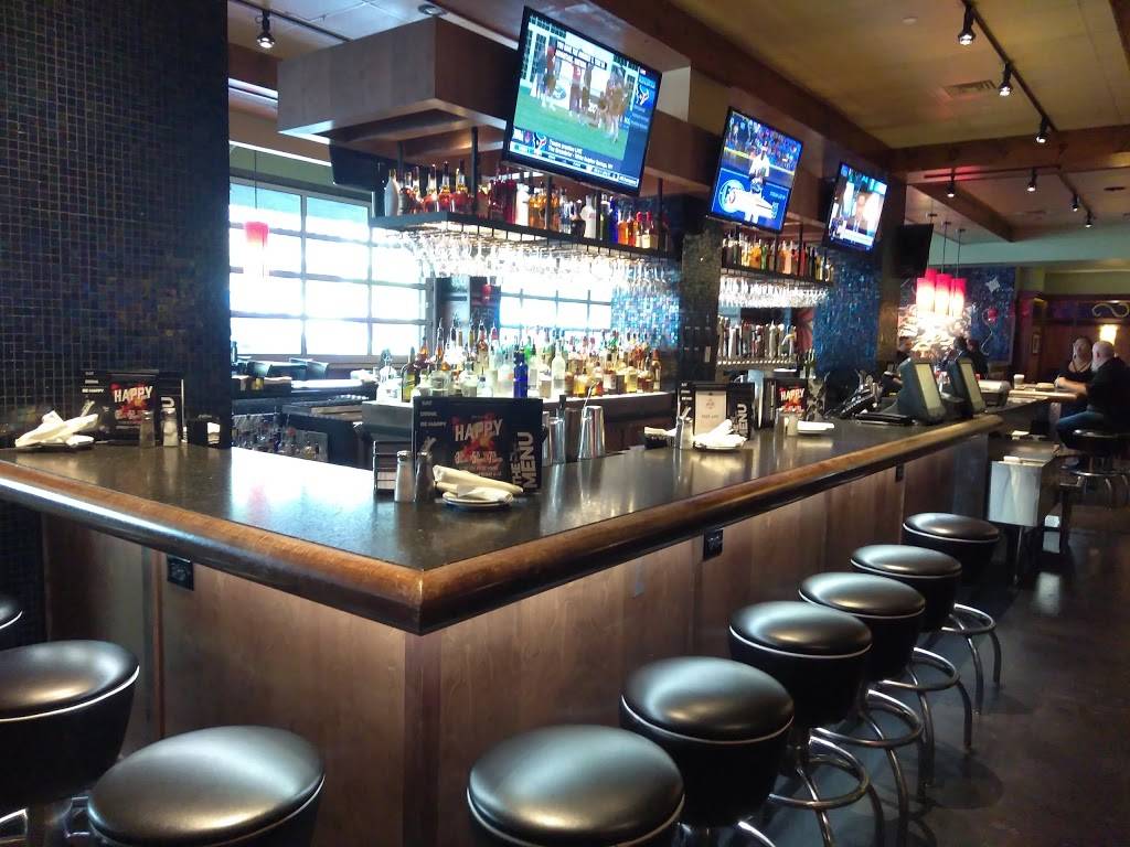 Bar Louie | night club | 320 23rd St S, Arlington, VA 22202, USA | 5713027420 OR +1 571-302-7420