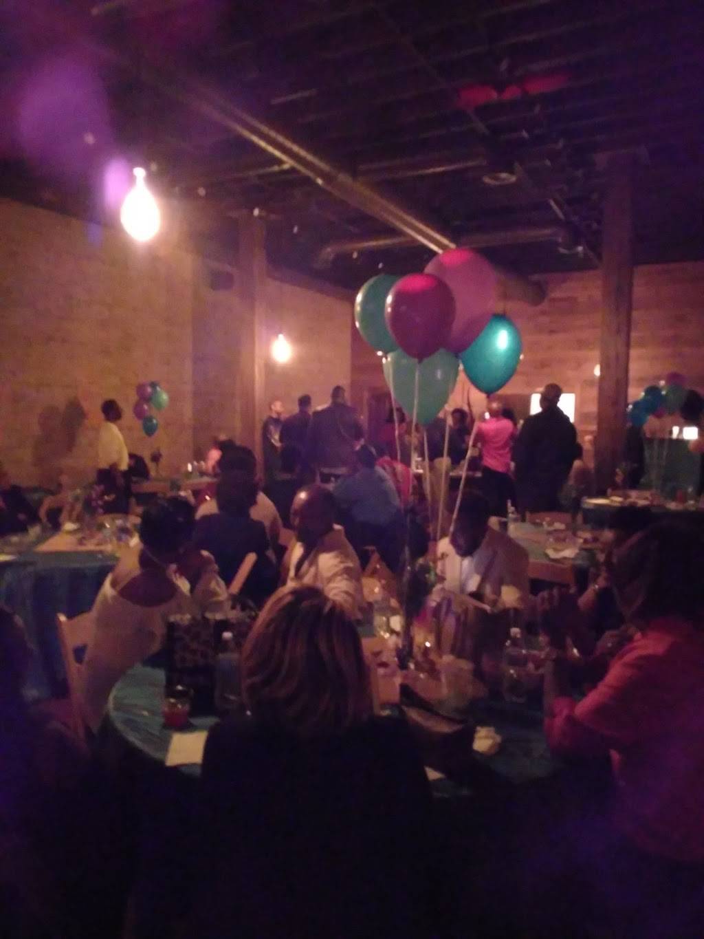 J. Broussards | restaurant | 210 5th St S, Columbus, MS 39701, USA | 6622431480 OR +1 662-243-1480