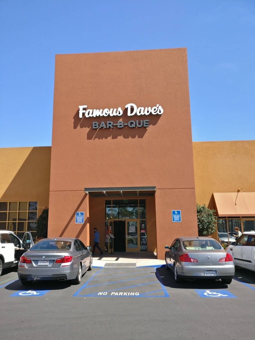 Famous Daves | restaurant | 13122 Jamboree Rd, Irvine, CA 92602, USA | 7144629179 OR +1 714-462-9179