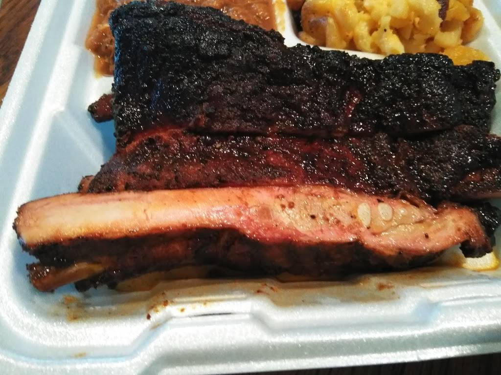 Smoke On The Water BBQ | restaurant | 4474 Kalamazoo Ave, Caledonia, MI 49316, USA | 6165362100 OR +1 616-536-2100