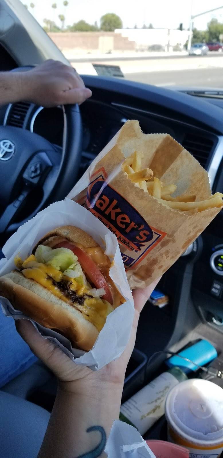 Bakers Drive-Thru | restaurant | 10225 Magnolia Ave, Riverside, CA 92503, USA | 9098845233 OR +1 909-884-5233