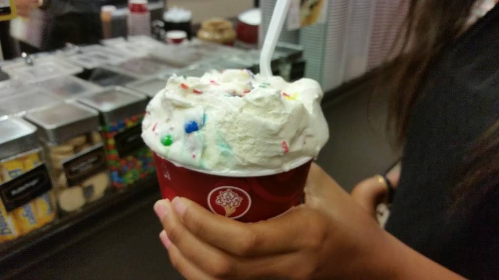 Cold Stone Creamery Canton | bakery | 2500 Boston St Ste 102, Baltimore, MD 21224, USA | 4105220353 OR +1 410-522-0353
