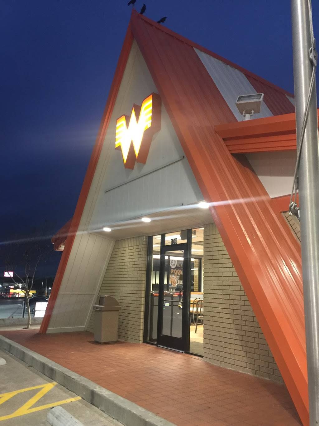 Whataburger | restaurant | 109 NE 28th St, Fort Worth, TX 76106, USA | 8176258586 OR +1 817-625-8586