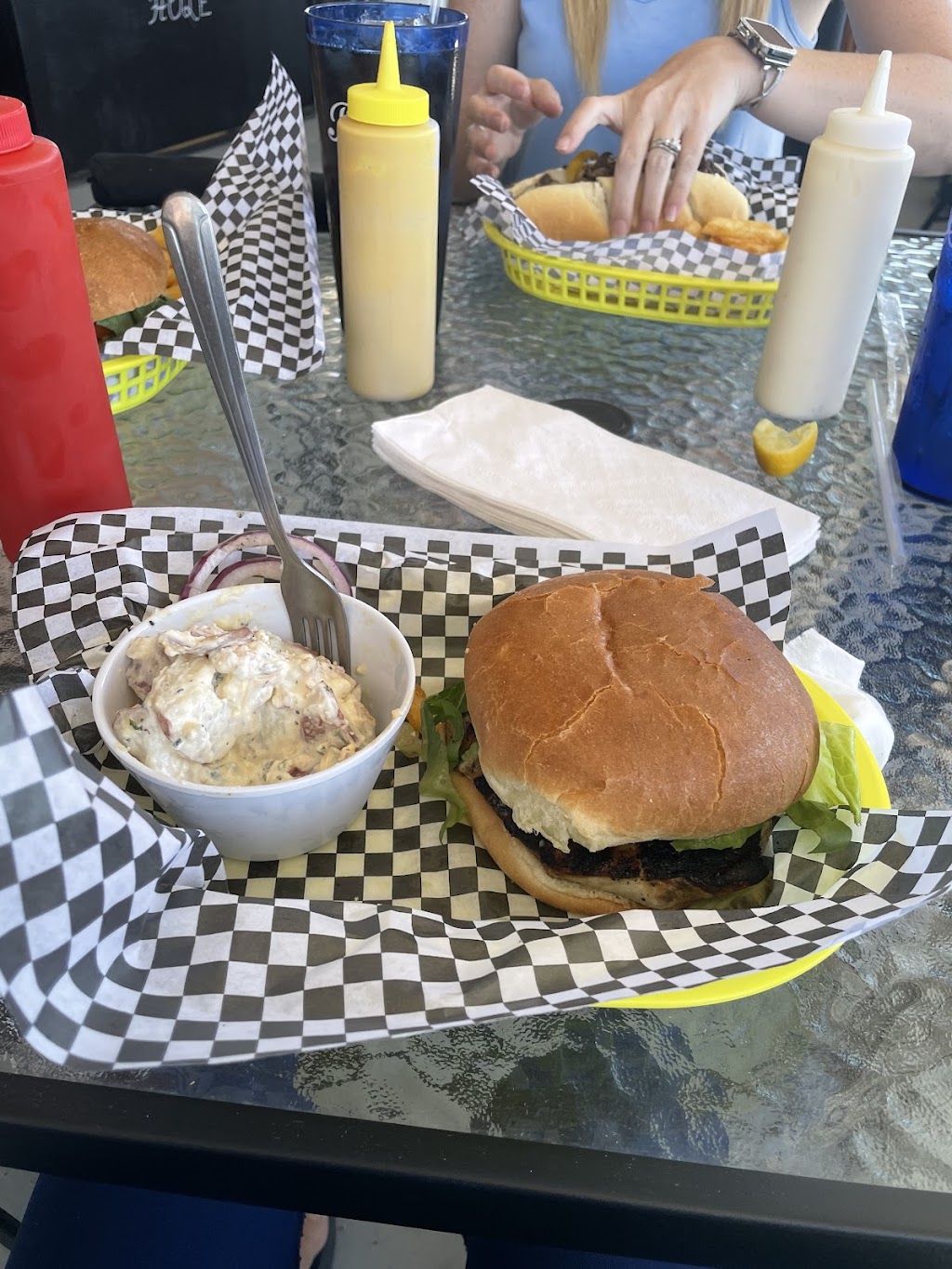 HONEY HOLE RESTAURANT & OYSTER BAR | restaurant | 1790 FL-22, Wewahitchka, FL 32465, United States | 8506391009 OR +1 850-639-1009