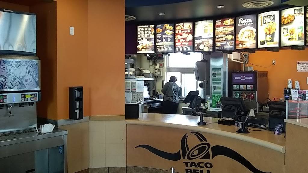 Taco Bell | meal takeaway | 2621 Blairs Ferry Rd NE, Cedar Rapids, IA 52402, USA | 3192944449 OR +1 319-294-4449