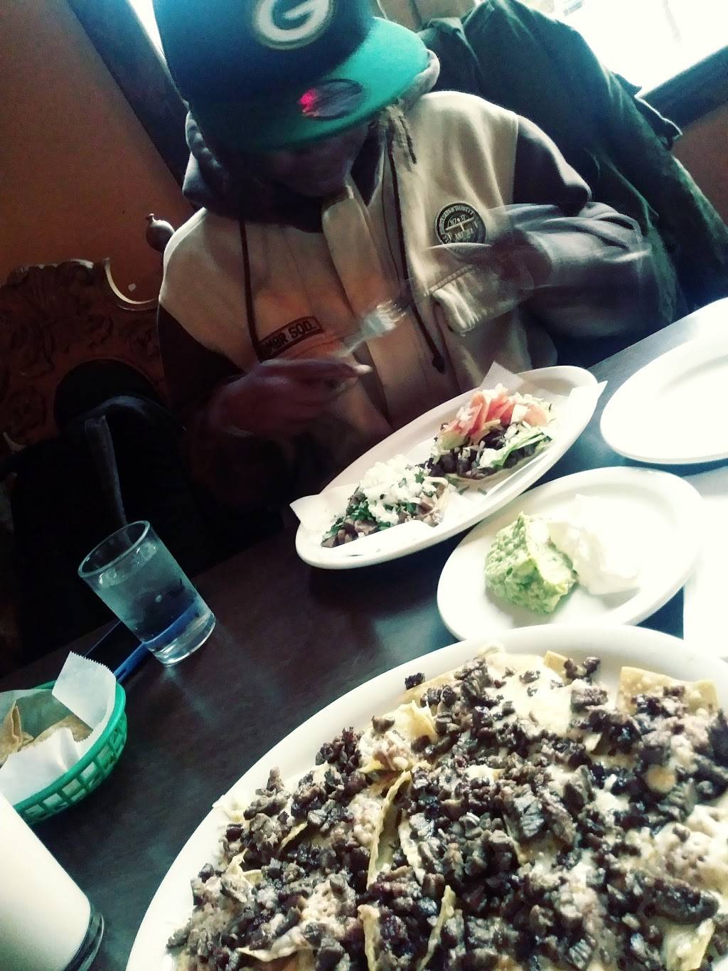 Garcias | restaurant | 1758 W Lawrence Ave, Chicago, IL 60640, USA | 7737841212 OR +1 773-784-1212