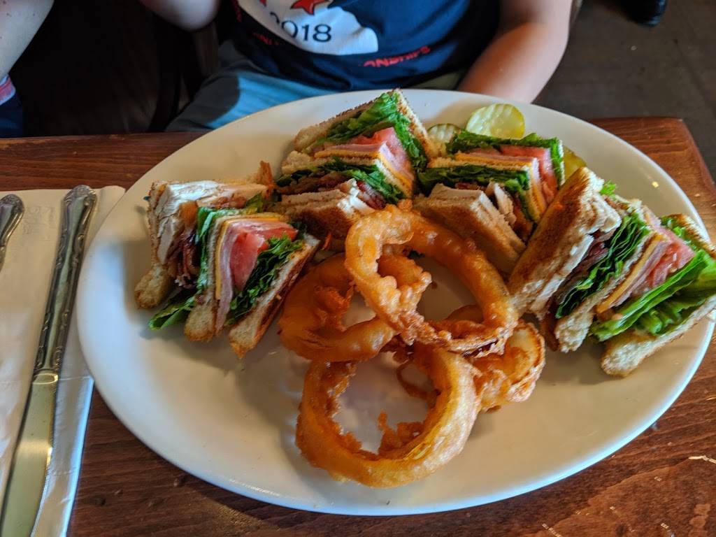 Emma Krumbees Restaurant & Bakery | bakery | 351 E Enterprise Dr, Belle Plaine, MN 56011, USA | 9528734334 OR +1 952-873-4334