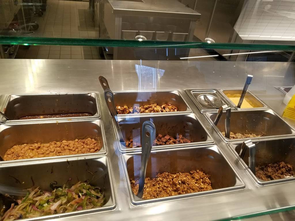 Chipotle Mexican Grill | restaurant | 798 Pelham Pkwy, Pelham, NY 10803, USA | 9146360617 OR +1 914-636-0617