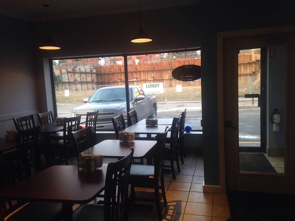 Pizza Workz Restaurant | restaurant | 461 Donald B. Munro Dr, Carp, ON K0A 1L0, Canada | 6138395555 OR +1 613-839-5555