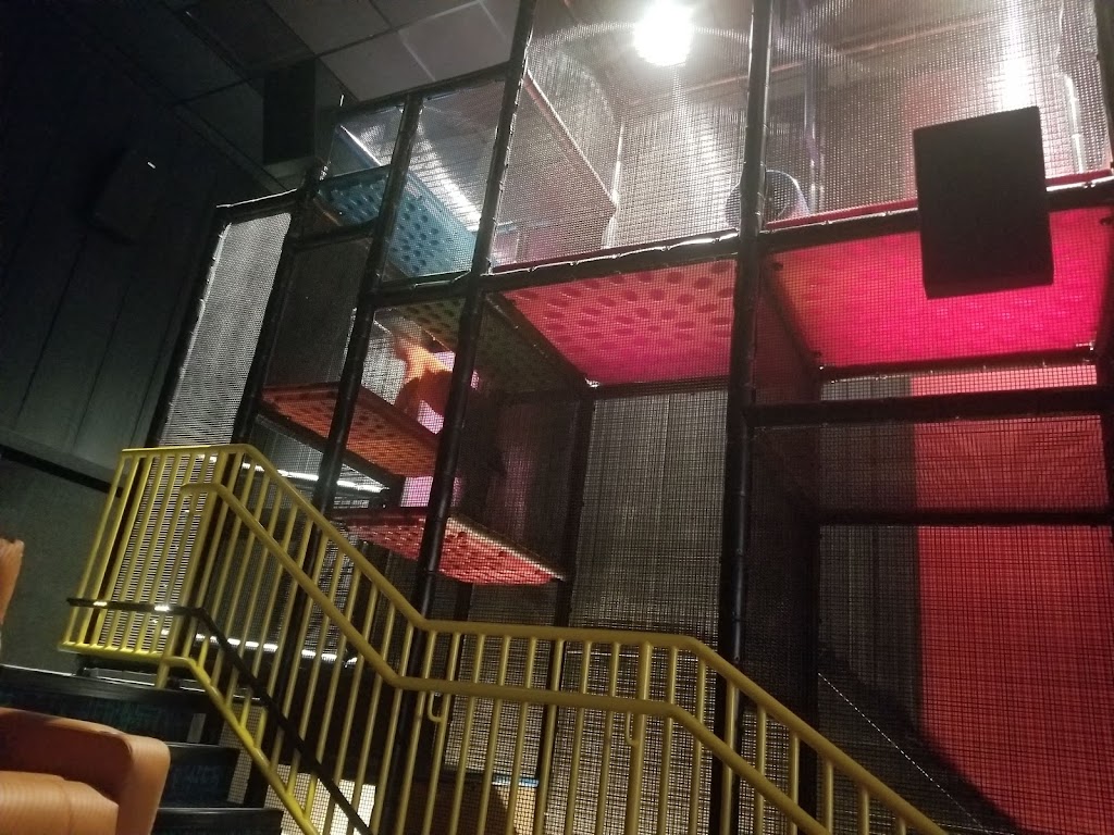 B&B Theatres Ankeny 12 & B-Roll Bowling | restaurant | 1580 SW Market St, Ankeny, IA 50023, USA | 5154230979 OR +1 515-423-0979