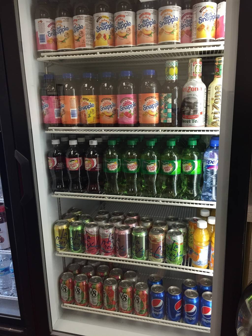 Hoagie Hut | meal takeaway | 470 Norristown Rd #104, Blue Bell, PA 19422, USA | 6106290745 OR +1 610-629-0745