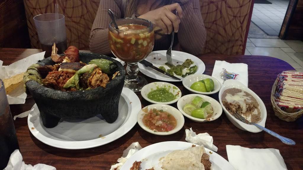 Espinozas Family Restaurant | restaurant | 1503 S Riverside Ave, Rialto, CA 92376, USA | 9098758474 OR +1 909-875-8474