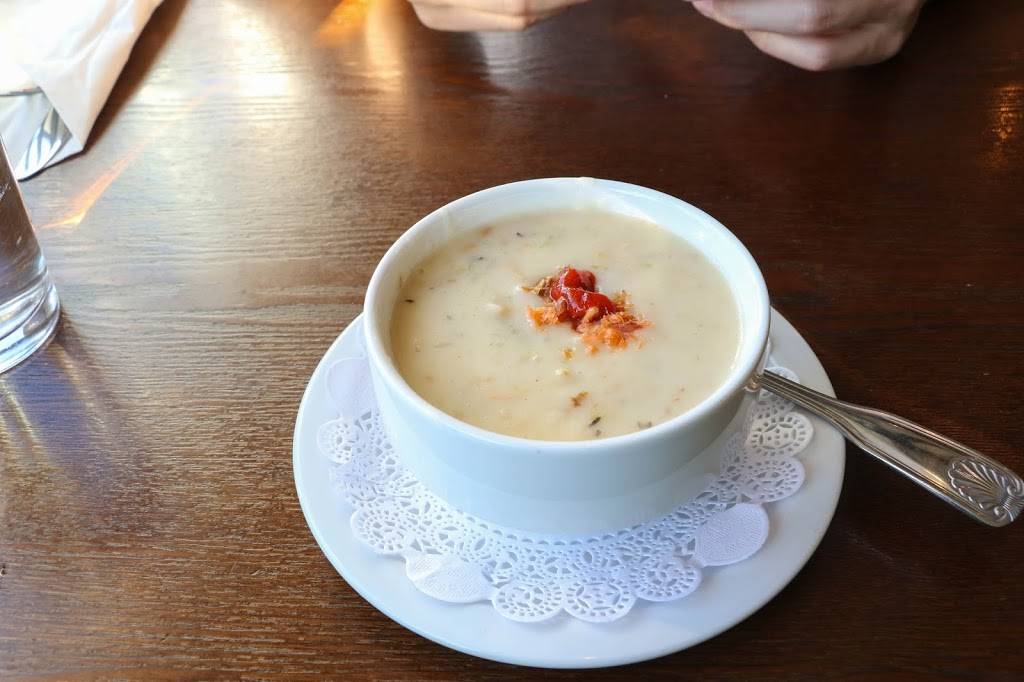 Five Hooks Fish Grill | restaurant | 2232 Queen Anne Ave N, Seattle, WA 98109, USA | 2064031263 OR +1 206-403-1263