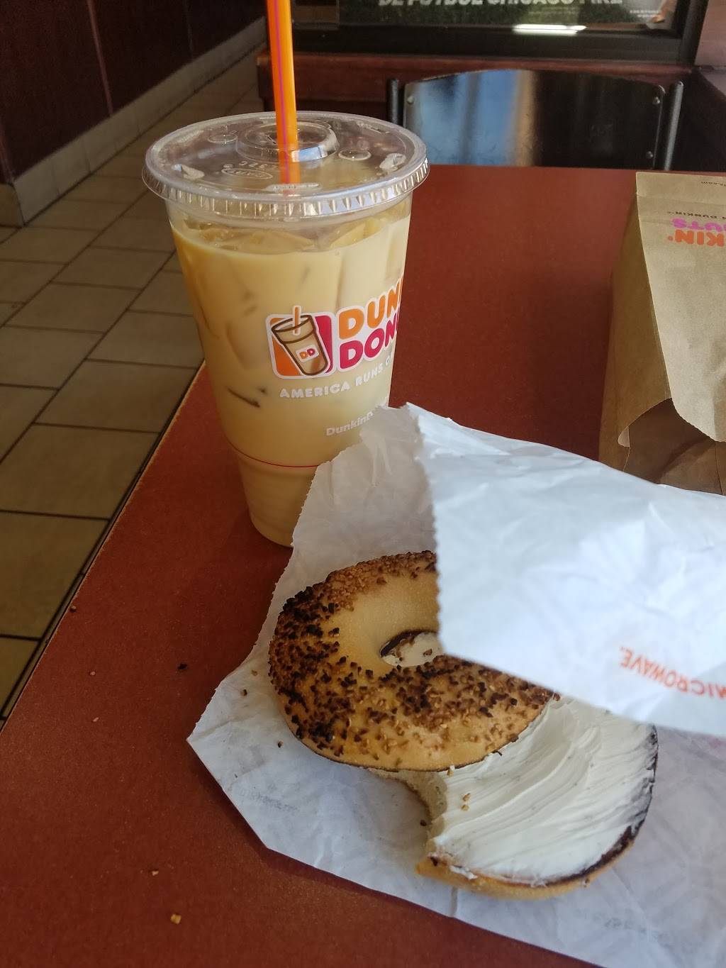 Dunkin Donuts | cafe | 2565 W Fullerton Ave, Chicago, IL 60647, USA | 7733842565 OR +1 773-384-2565