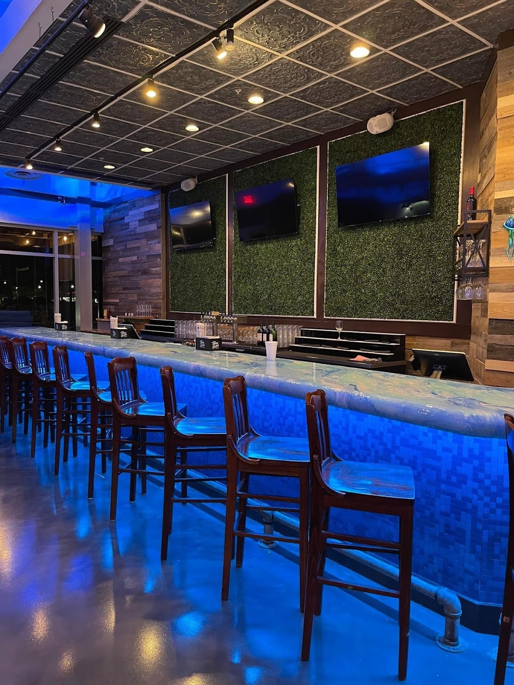 Hooked Island Grill | restaurant | 9924 Gulf Coast Main St #130, Fort Myers, FL 33913, USA | 2393137142 OR +1 239-313-7142