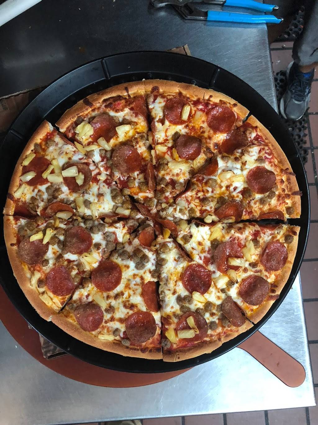 Rockos Pizza | restaurant | 614 W Moore Ave #100, Terrell, TX 75160, USA | 9725637625 OR +1 972-563-7625