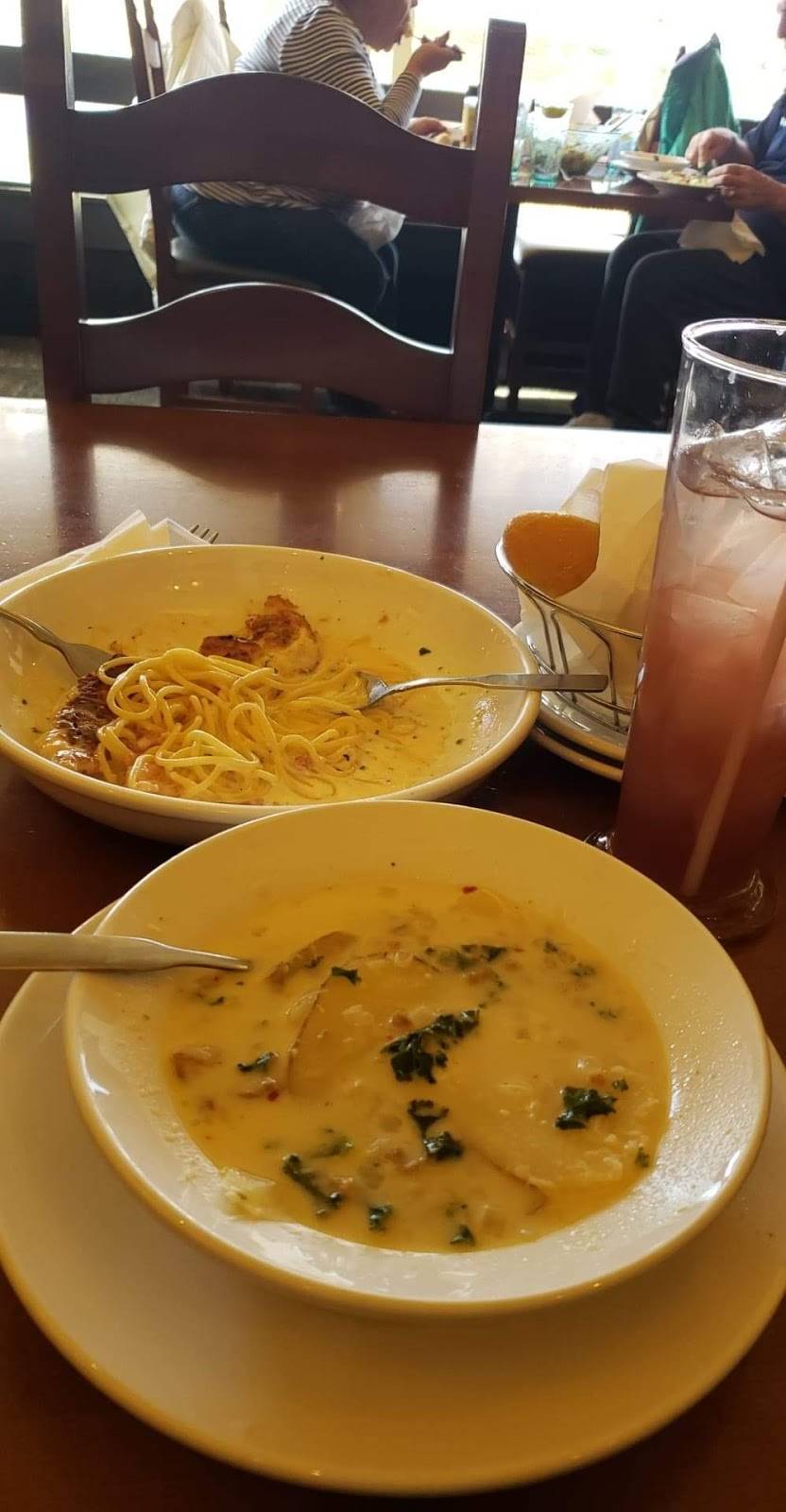 Olive Garden Italian Restaurant | meal takeaway | 6301 San Mateo Blvd NE, Albuquerque, NM 87109, USA | 5058818425 OR +1 505-881-8425