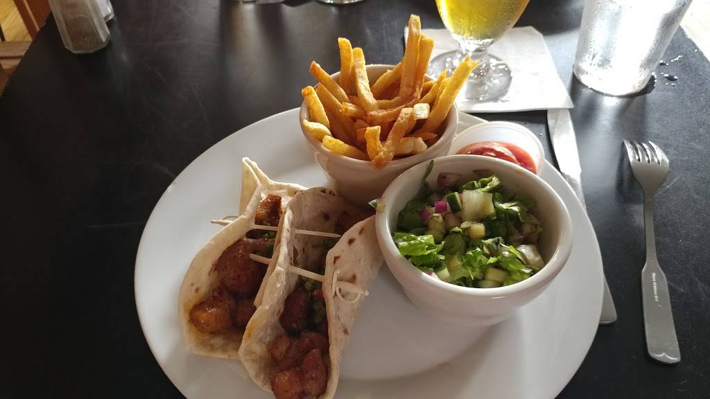 Moonrakers | restaurant | 126 E Washington St, Iowa City, IA 52240, USA | 3198871909 OR +1 319-887-1909