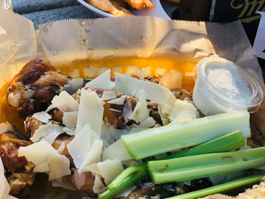 Woodys Waterside Island Rum & Grill | restaurant | 3051 Stringfellow Rd, St James City, FL 33956, USA | 2392835555 OR +1 239-283-5555