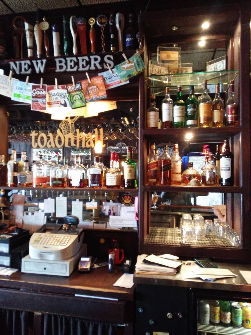 Toad Hall Pub | restaurant | 611 Wisconsin Ave, Racine, WI 53403, USA | 2626326389 OR +1 262-632-6389