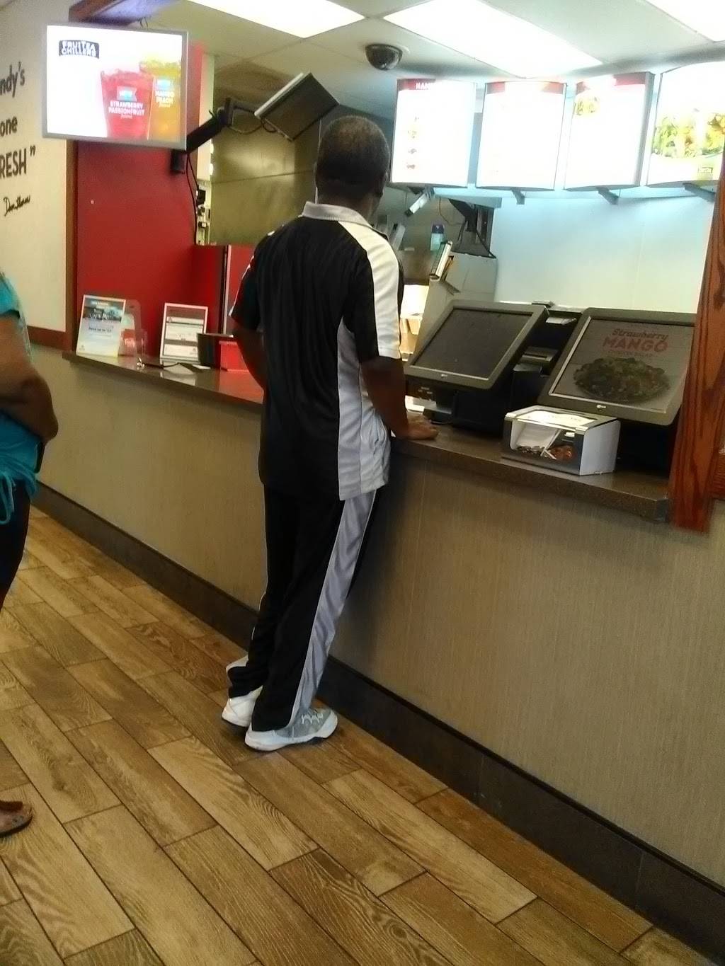 Wendys | restaurant | 8240 Vine St, Cincinnati, OH 45216, USA | 5138213038 OR +1 513-821-3038