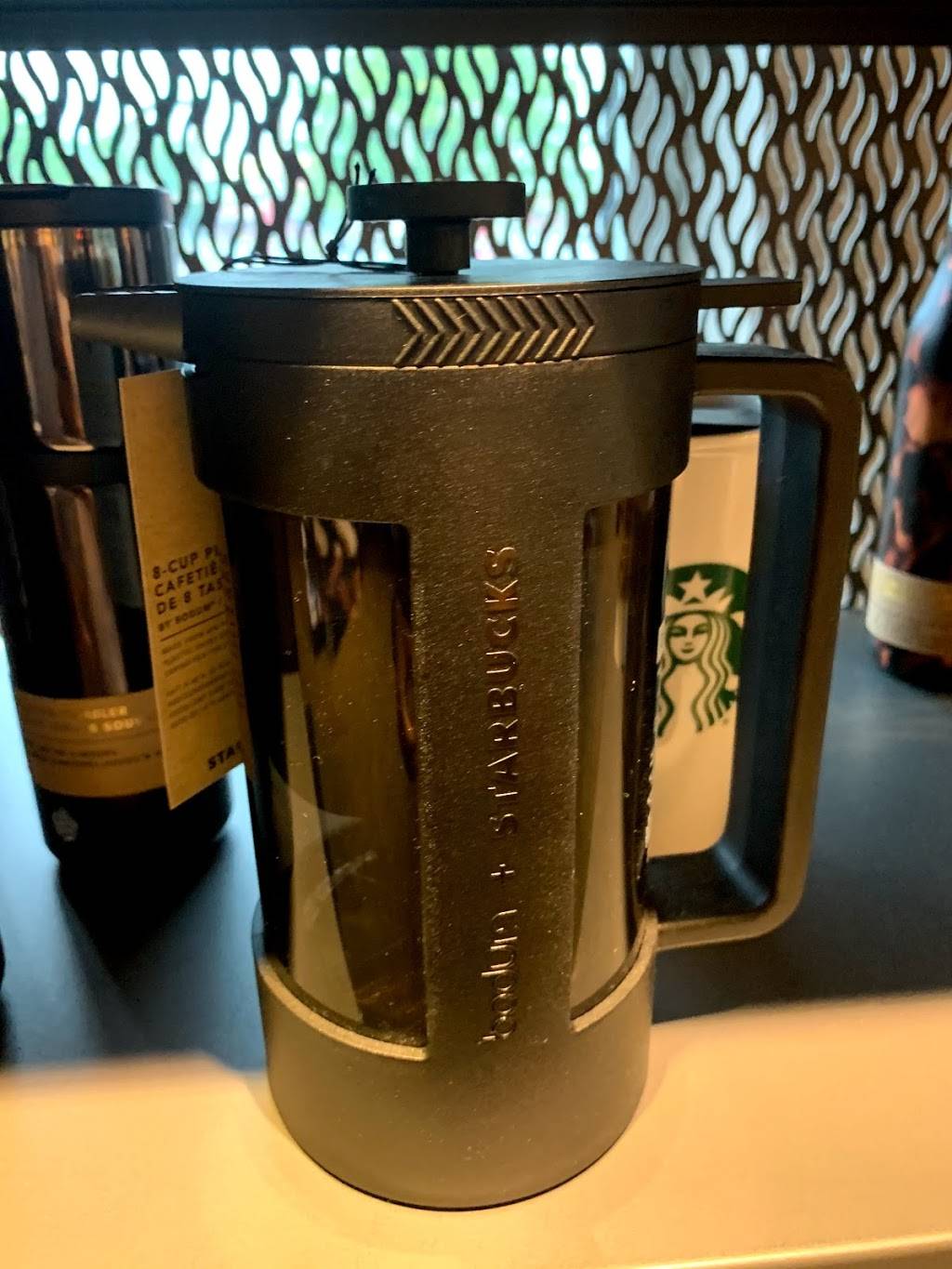 Starbucks | cafe | 2096 County Line Rd, Huntingdon Valley, PA 19006, USA | 2153649537 OR +1 215-364-9537