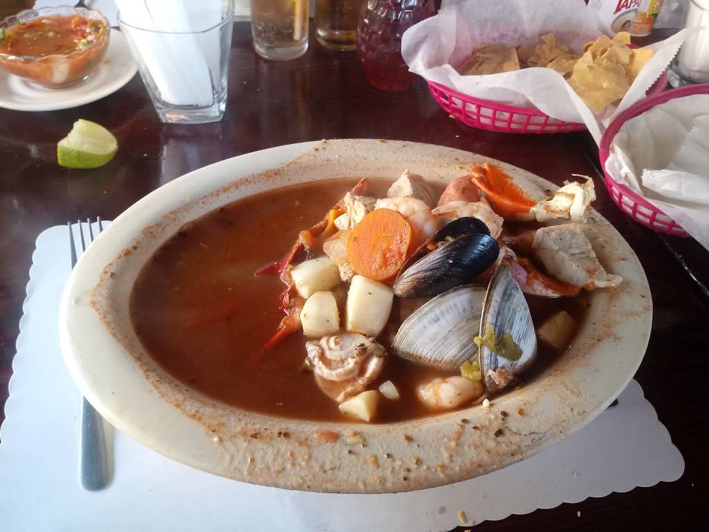 Restaurant de Langosta La Guerita | restaurant | Blvd. Benito Juárez 204, Machado Sur, 22710 Rosarito, B.C., Mexico | 0446646121019 OR +52 1 664 612 1019