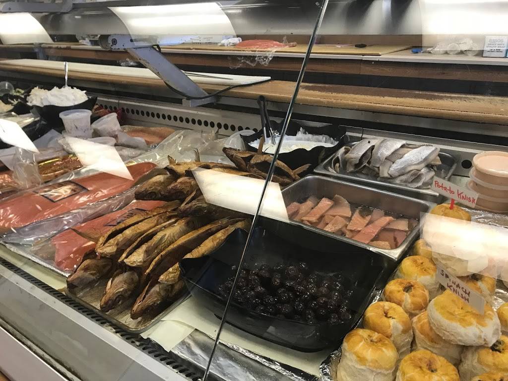 Jerry & Harveys Noshery | restaurant | 96 U.S. 9 & Rt 520 Marlboro Plaza(Kohls Shopping Plaza, Englishtown, NJ 07726, USA | 7329721122 OR +1 732-972-1122