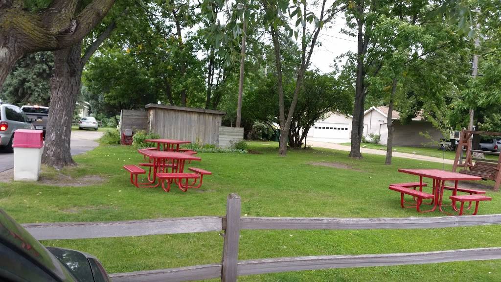 Dairy Queen Grill & Chill | restaurant | 624 S Cedar St, Royalton, MN 56373, USA | 3205848182 OR +1 320-584-8182