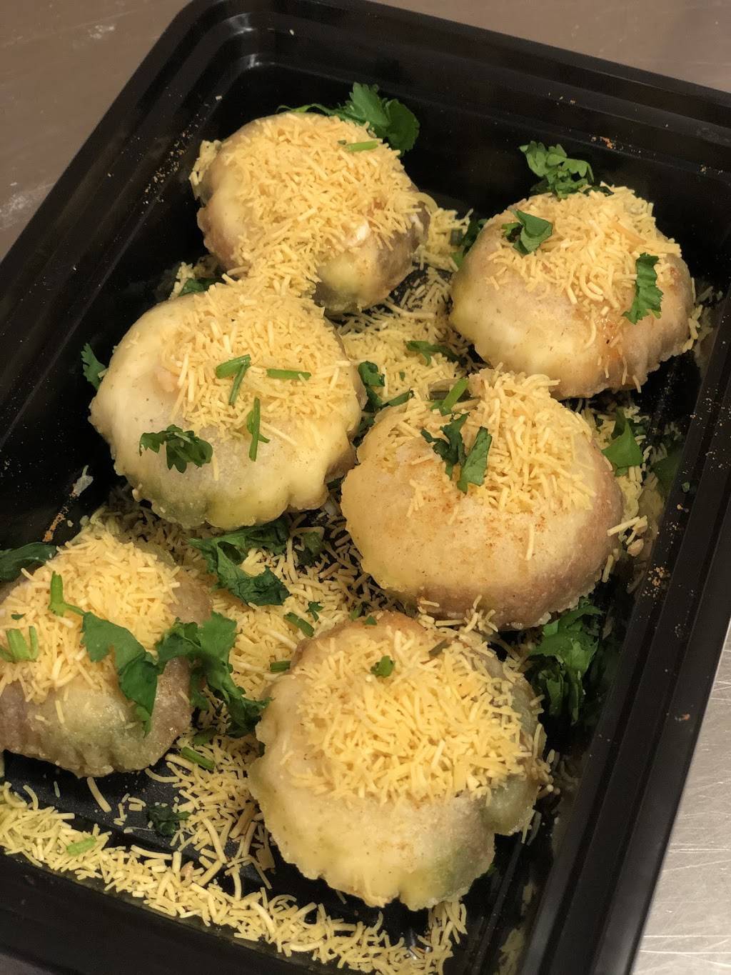 Chat Hut | restaurant | 5800 New Territory Blvd, Sugar Land, TX 77479, USA | 7138207793 OR +1 713-820-7793