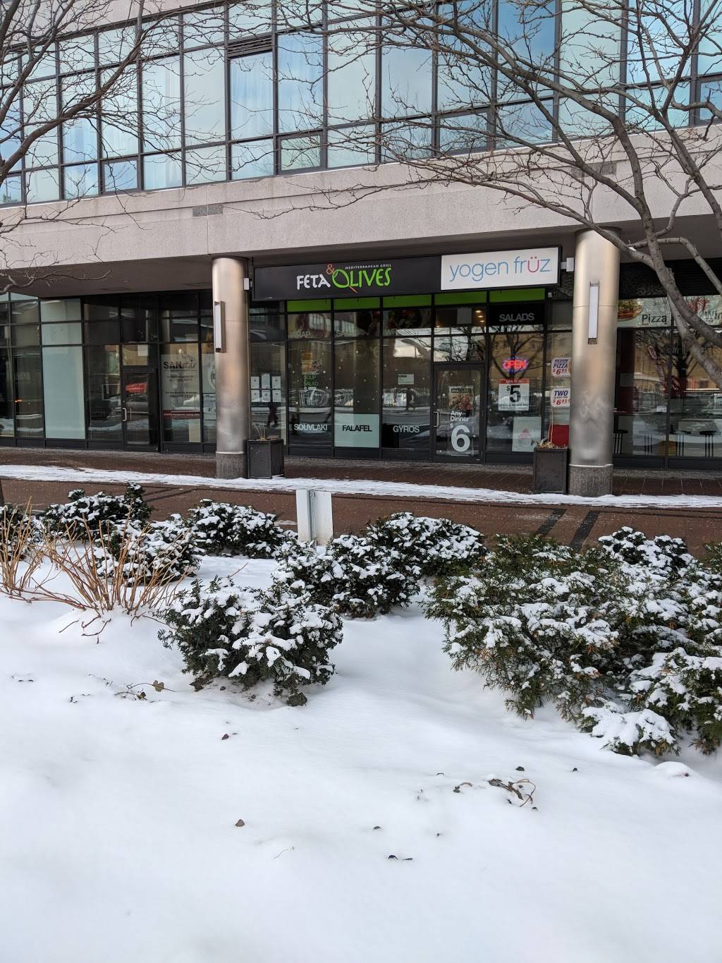 Feta N Olives | restaurant | 16 Yonge St, Toronto, ON M5E 2A1, Canada | 6473523381 OR +1 647-352-3381