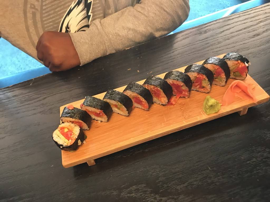 Katsura Sushi Bar | restaurant | 5380 N Mesa St #101, El Paso, TX 79912, USA | 9155846160 OR +1 915-584-6160