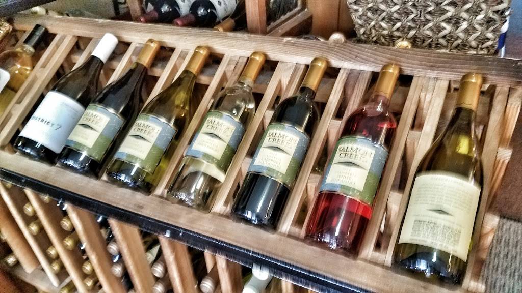 Crab Louies Bistro | restaurant | 46 Wharf 1 # 1, Monterey, CA 93940, USA | 8316551173 OR +1 831-655-1173