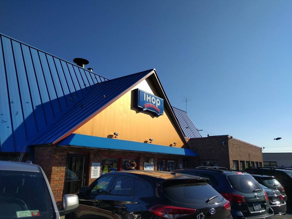 IHOP | restaurant | 145 Hillside Avenue, Williston Park, NY 11596, USA | 5167468421 OR +1 516-746-8421
