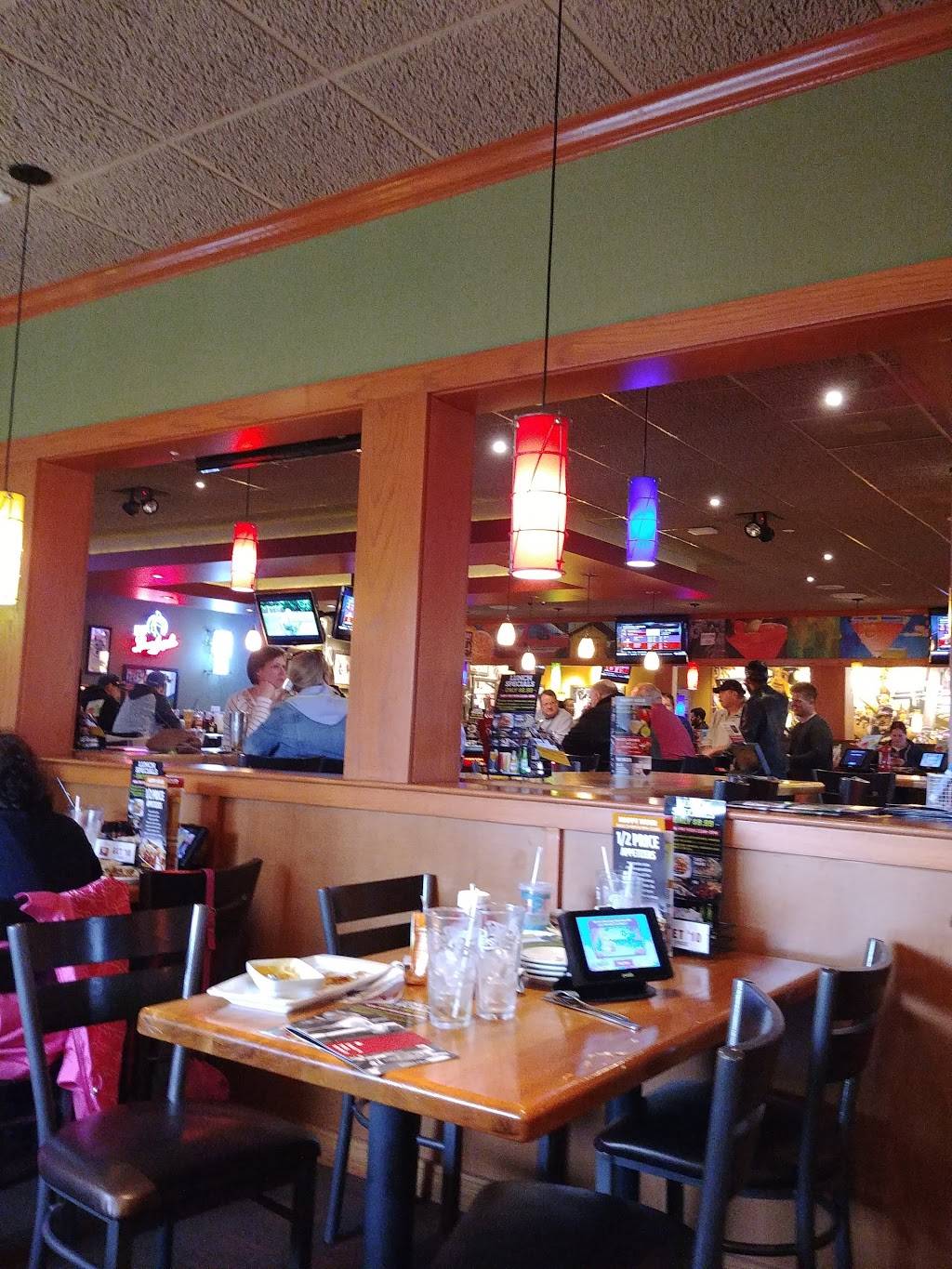 Applebees Grill + Bar | restaurant | 8312 MN-7, St Louis Park, MN 55426, USA | 9529336701 OR +1 952-933-6701