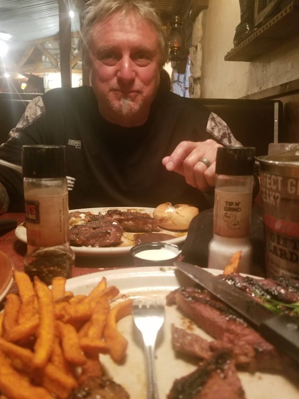 Coltons Steak House & Grill | restaurant | 820 US-62 #65, Harrison, AR 72601, USA | 8707411834 OR +1 870-741-1834