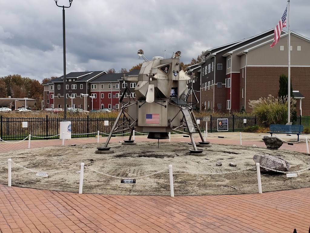 McDonalds | cafe | 2487 Parkman Rd NW, Warren, OH 44485, USA | 3308983800 OR +1 330-898-3800