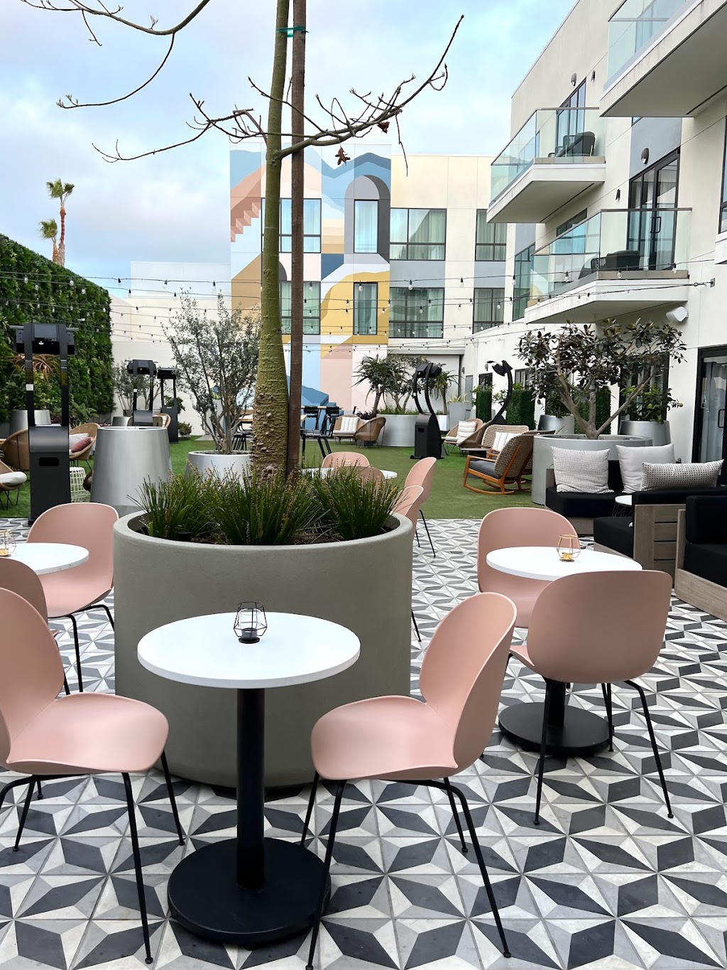 Westerly Public House | restaurant | 1451 Rosecrans St, San Diego, CA 92106, USA | 6193741045 OR +1 619-374-1045