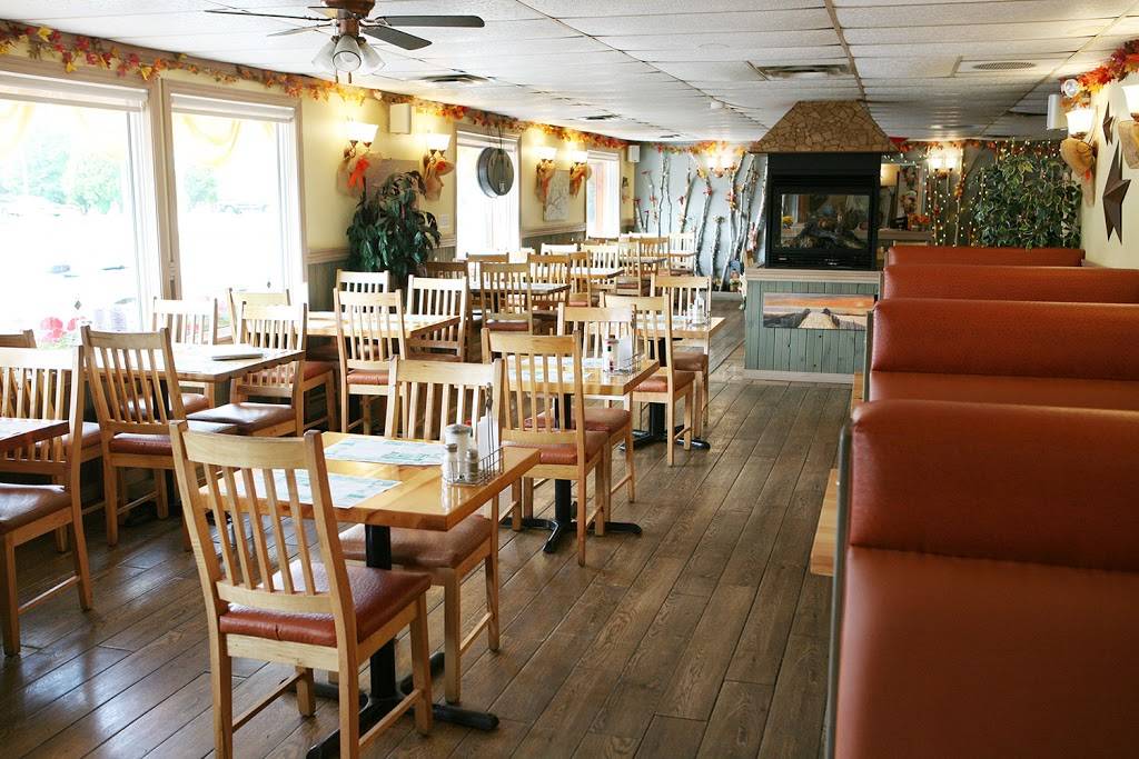 Aunt Mabels Country Kitchen & Motel | restaurant | ON-21, Port Elgin, ON N0H 2C5, Canada | 5193892122 OR +1 519-389-2122