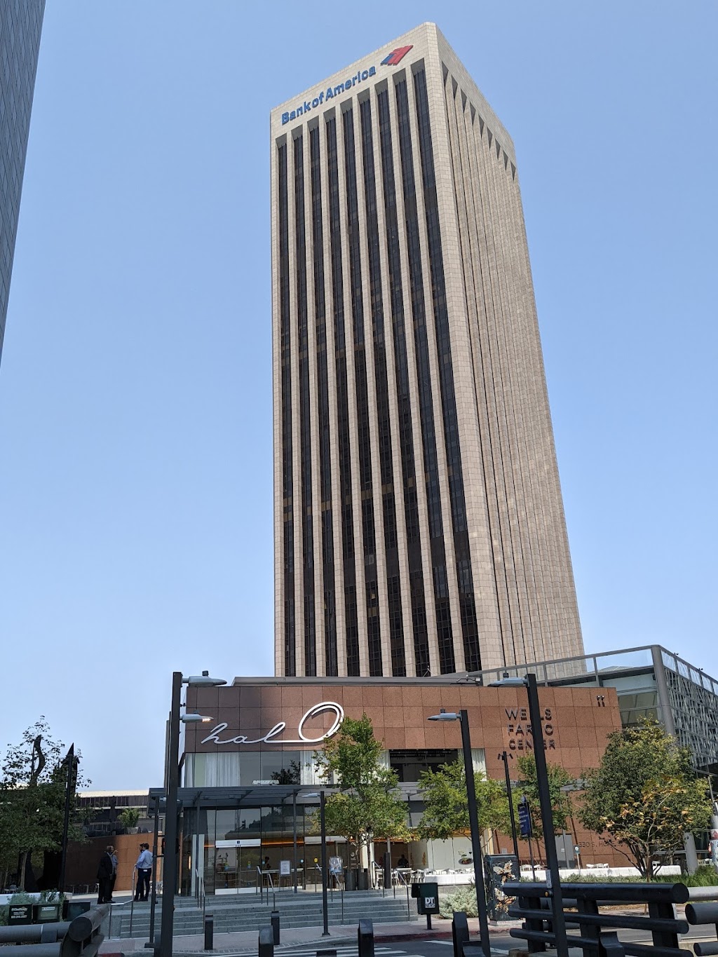 Halo | shopping mall | 330 S Hope St, Los Angeles, CA 90071, USA | 2132534200 OR +1 213-253-4200