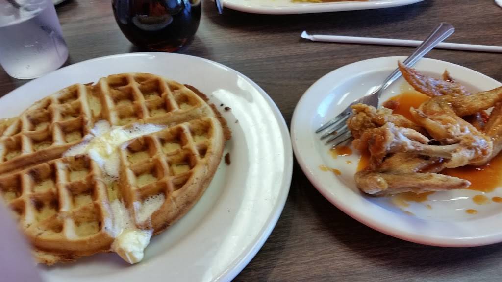 Nicoles Restaurant | restaurant | 1477 S Hawkins Ave, Akron, OH 44320, USA | 3308690959 OR +1 330-869-0959