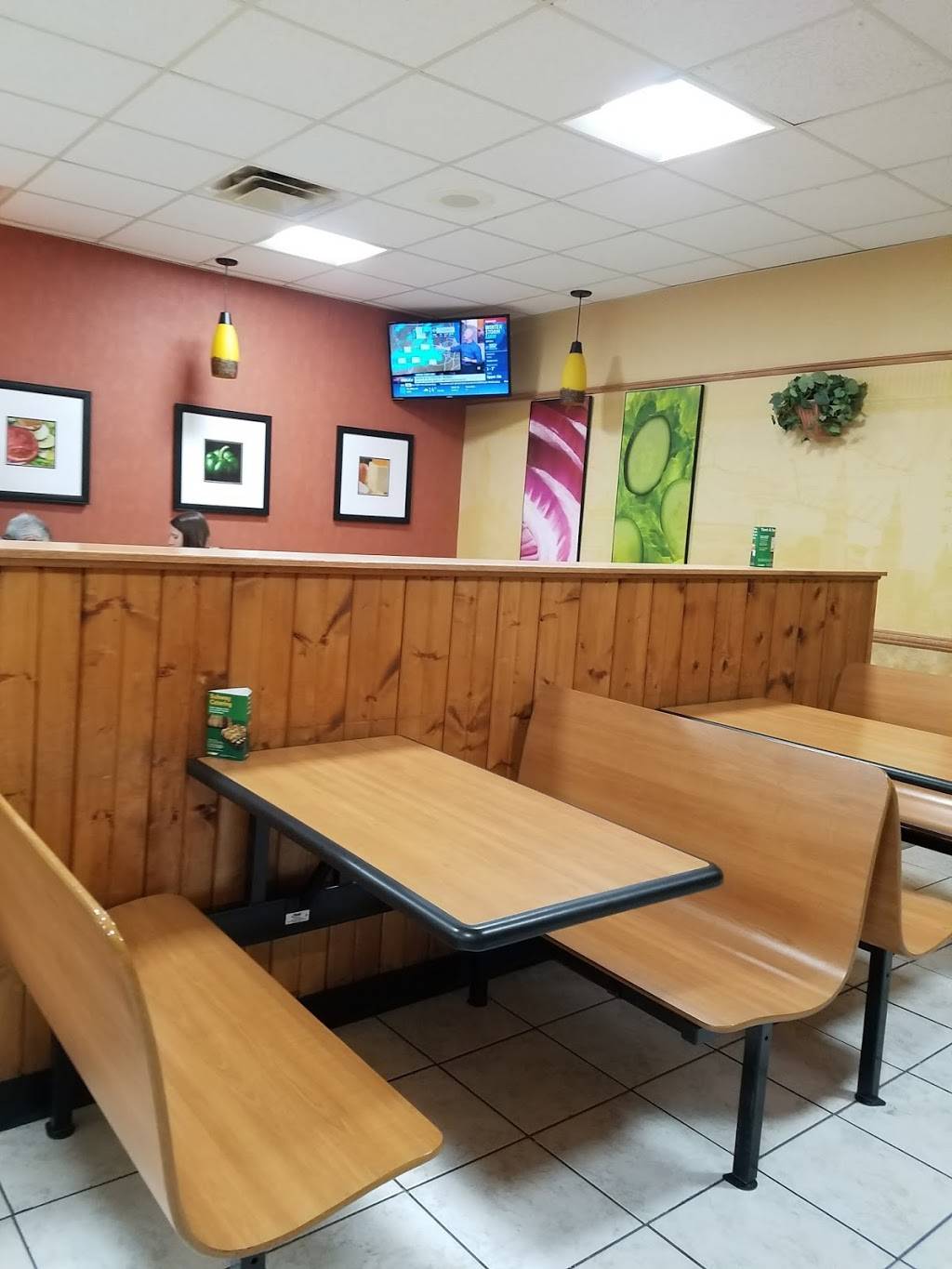 Subway | restaurant | 1803 S Galena Ave, Dixon, IL 61021, USA | 8152887826 OR +1 815-288-7826